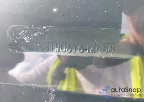 2006 Lincoln Town Car Signature from USA, damaged, VIN 1LNHM81W06Y642488